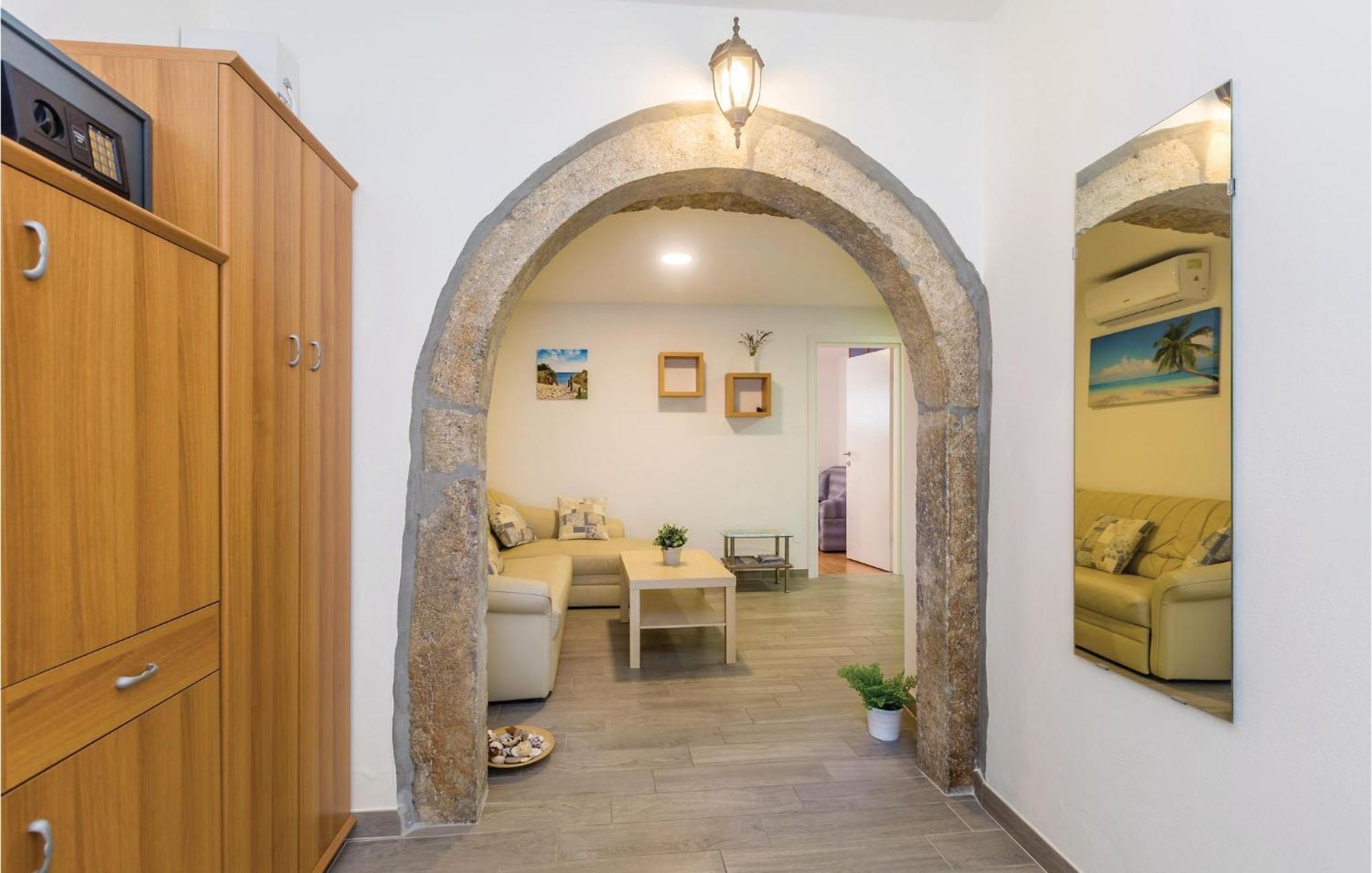 Gorgeous Apartment In Krk With Wifi Punat Zewnętrze zdjęcie