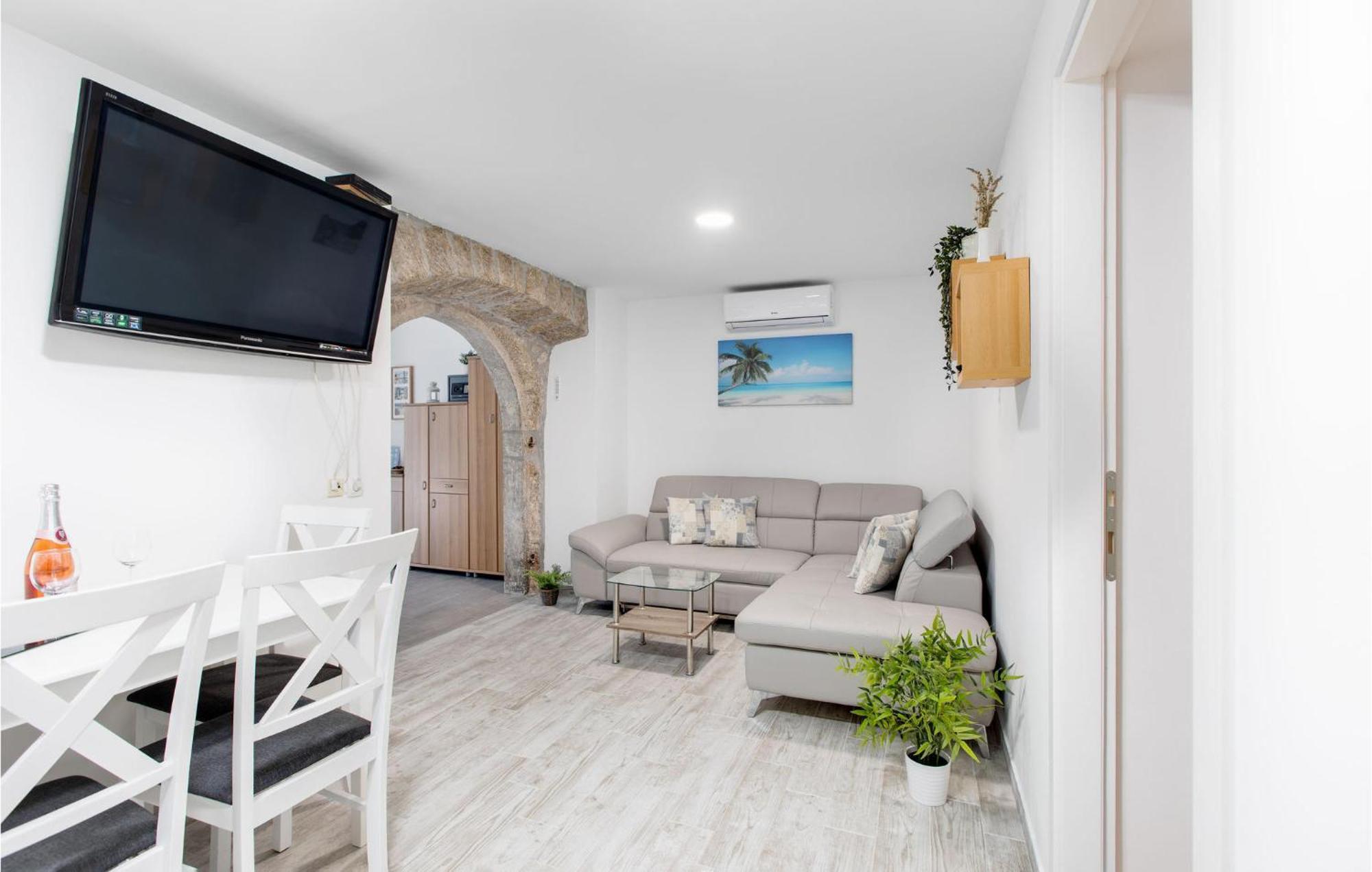 Gorgeous Apartment In Krk With Wifi Punat Zewnętrze zdjęcie